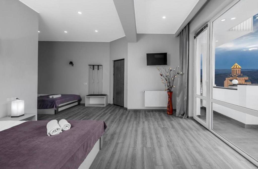 White House Hotel Tbilisi Buitenkant foto