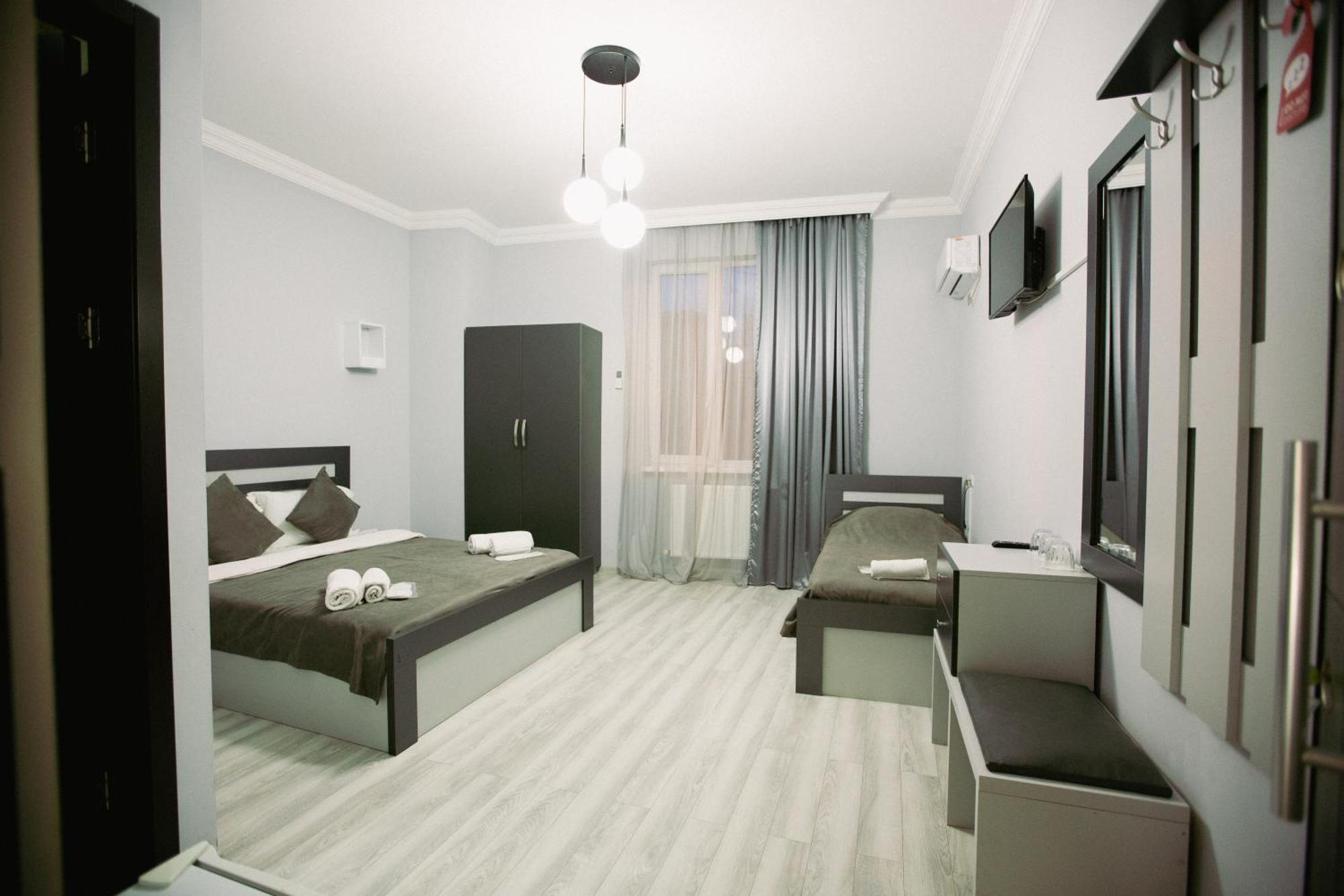 White House Hotel Tbilisi Buitenkant foto